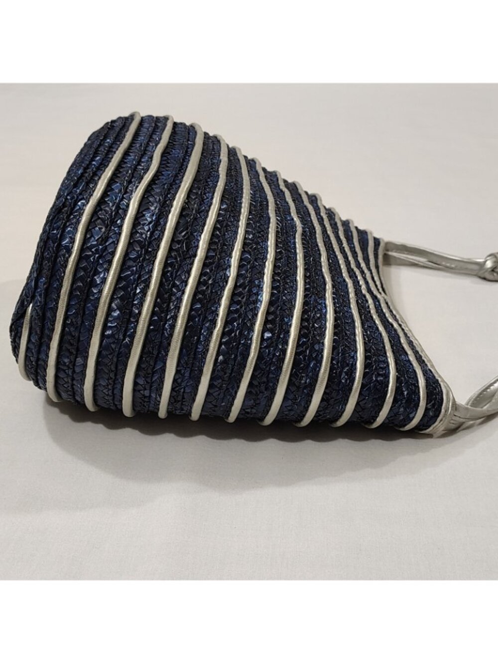 Worthington Straw Woven Shoulder Bag Purse Handbag Blue Silver Stripe Lined - Picture 15 of 16